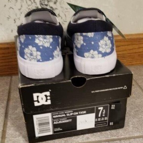 DC Women's Slip On Txse Low Rise Skate Shoe - Picture 2 of 5